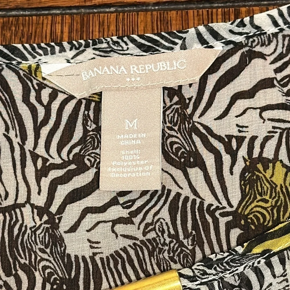 Banana Republic Factory zebra print shirt size Medium - Picture 6 of 6